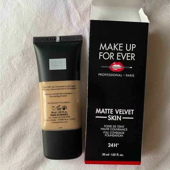 MATTE VELVET SKIN LIQUID shade Y225 - Picture 4 of 4
